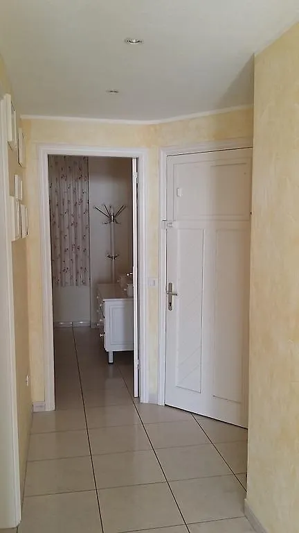 El Beril And Altamira Apartments 아데제