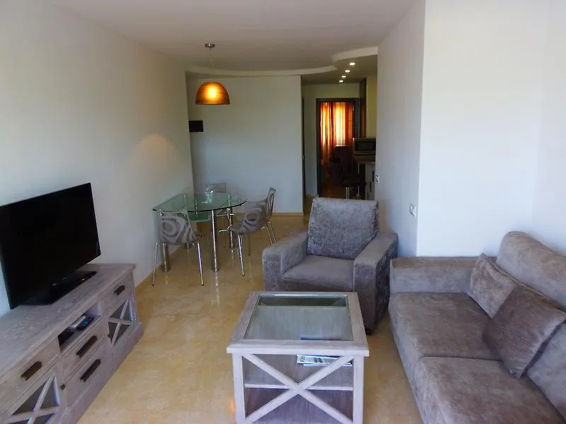 El Beril And Altamira Apartments 아데제