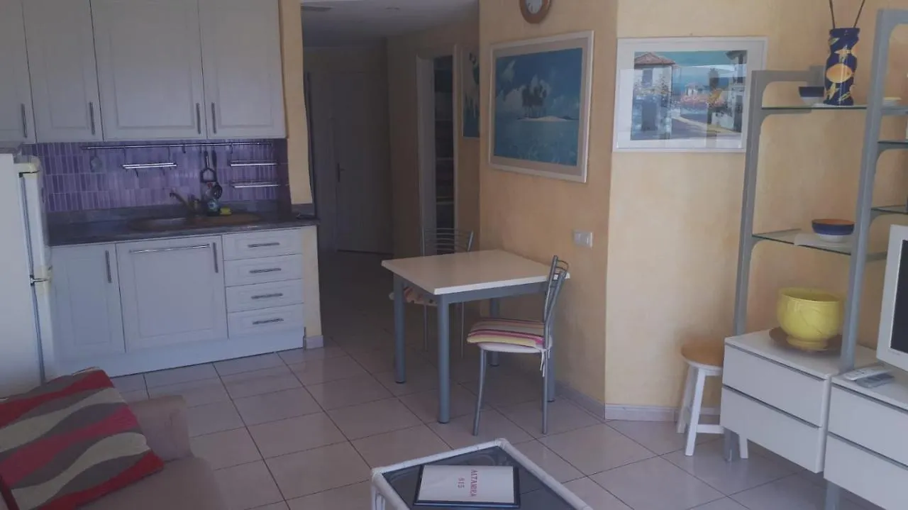 El Beril And Altamira Apartments 아데제