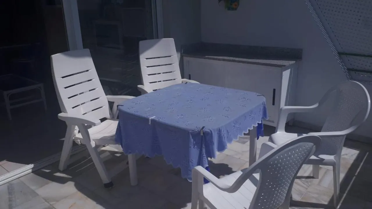 El Beril And Altamira Apartments 아데제
