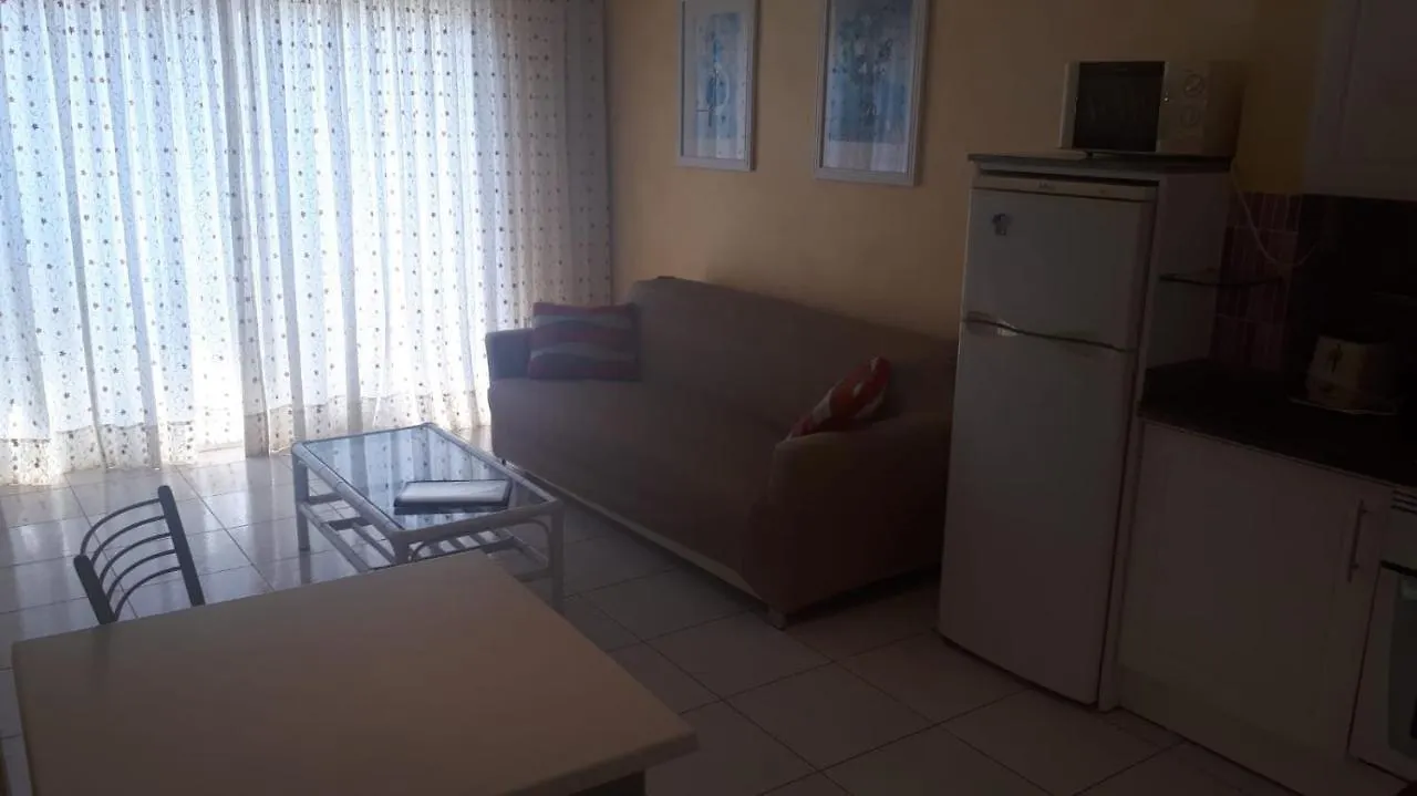 El Beril And Altamira Apartments 아데제 0*,