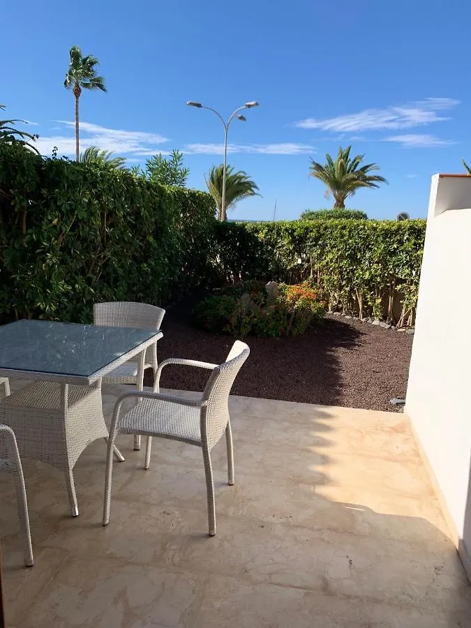El Beril And Altamira Apartments 아데제